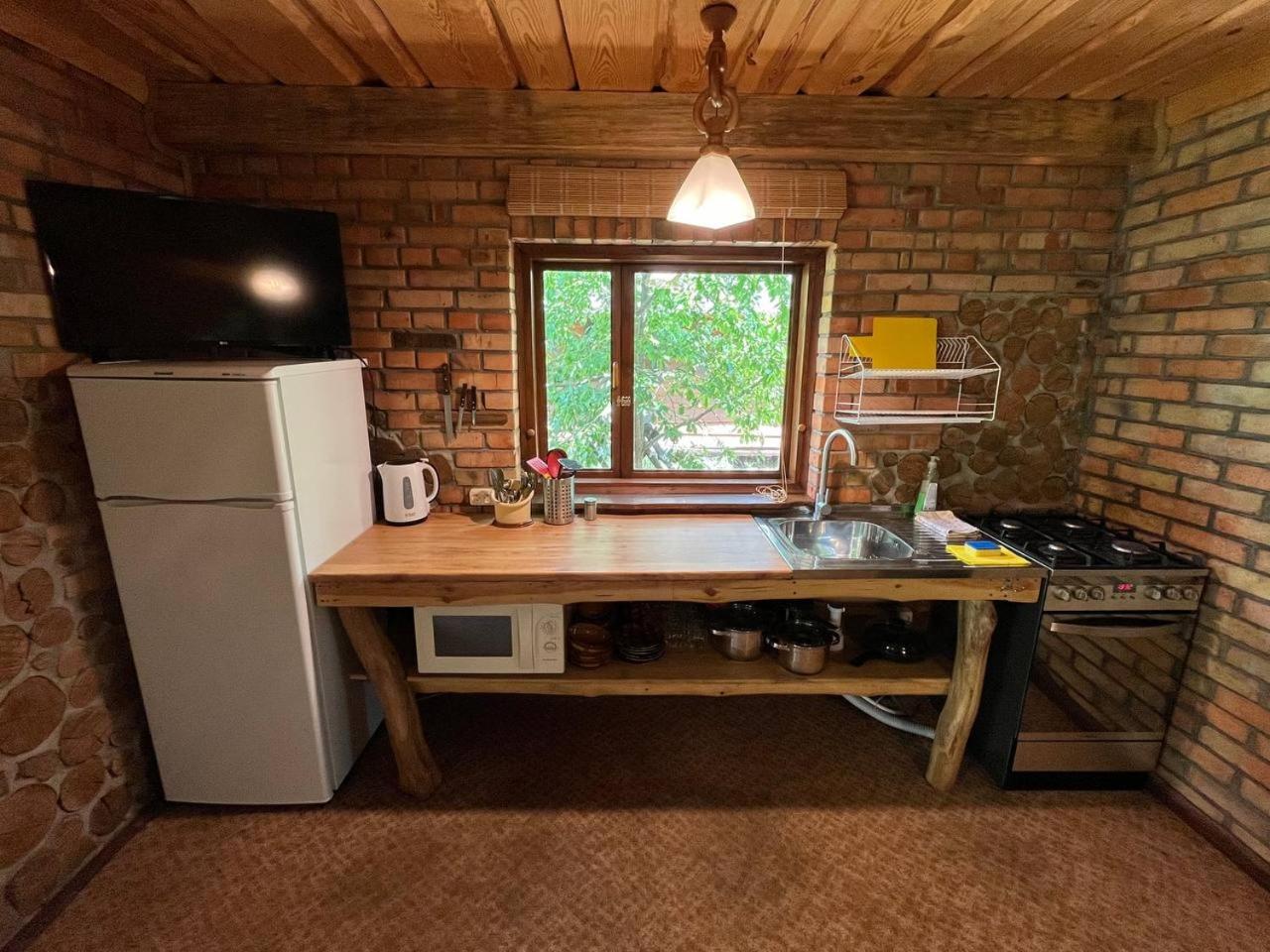 Zelenyi Rai Apartment Svityaz' Bilik gambar