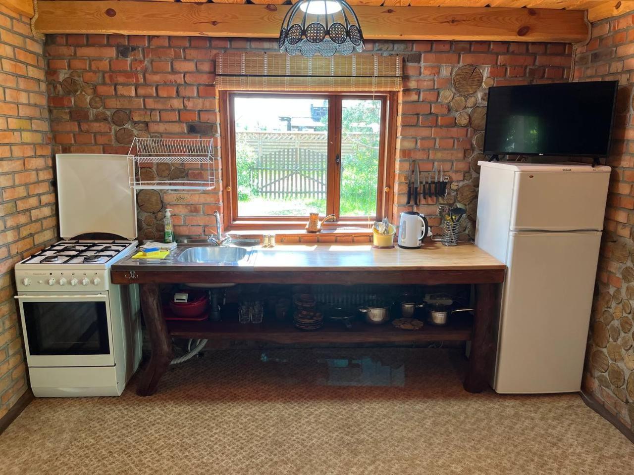 Zelenyi Rai Apartment Svityaz' Bilik gambar