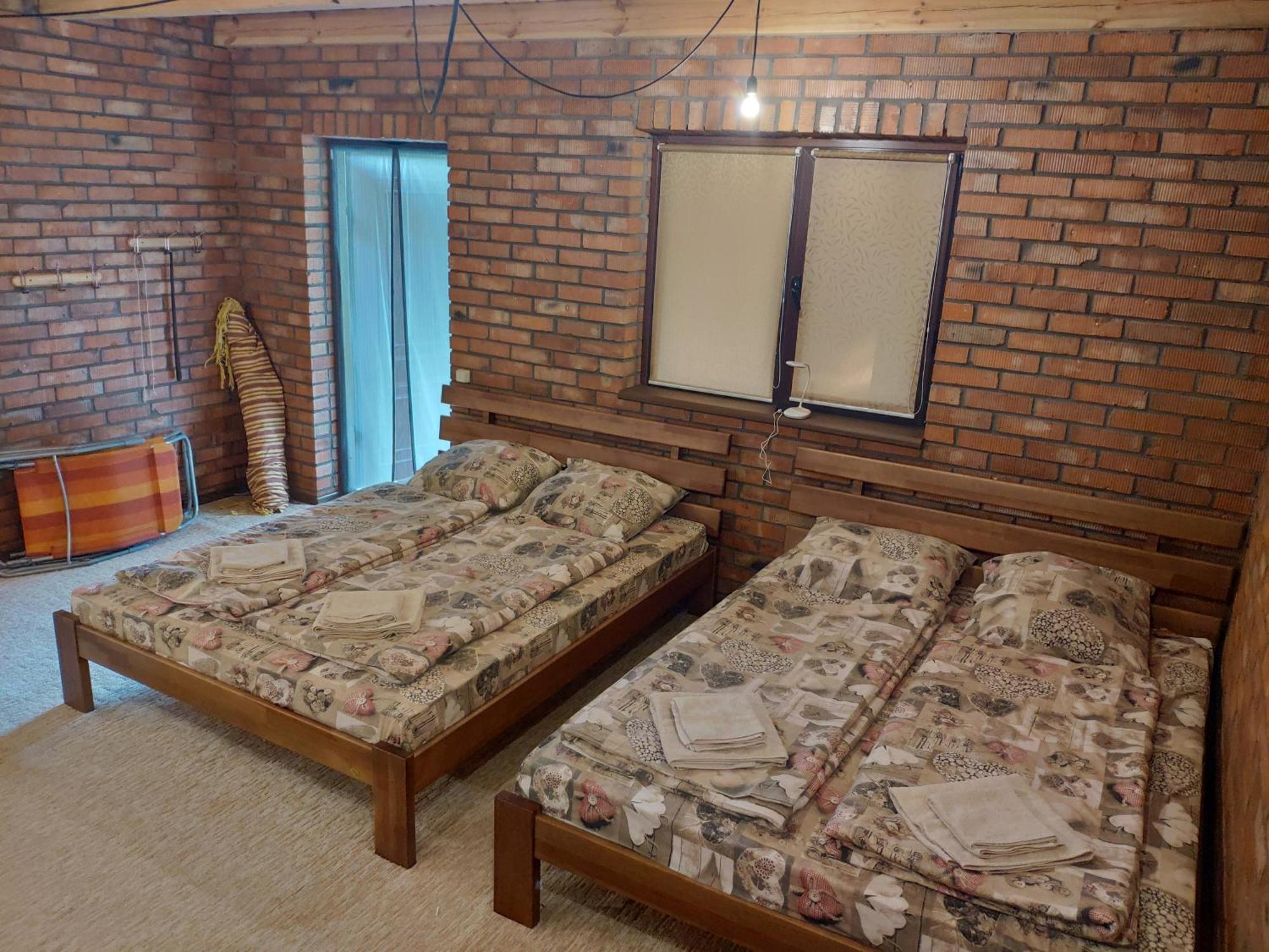 Zelenyi Rai Apartment Svityaz' Bilik gambar