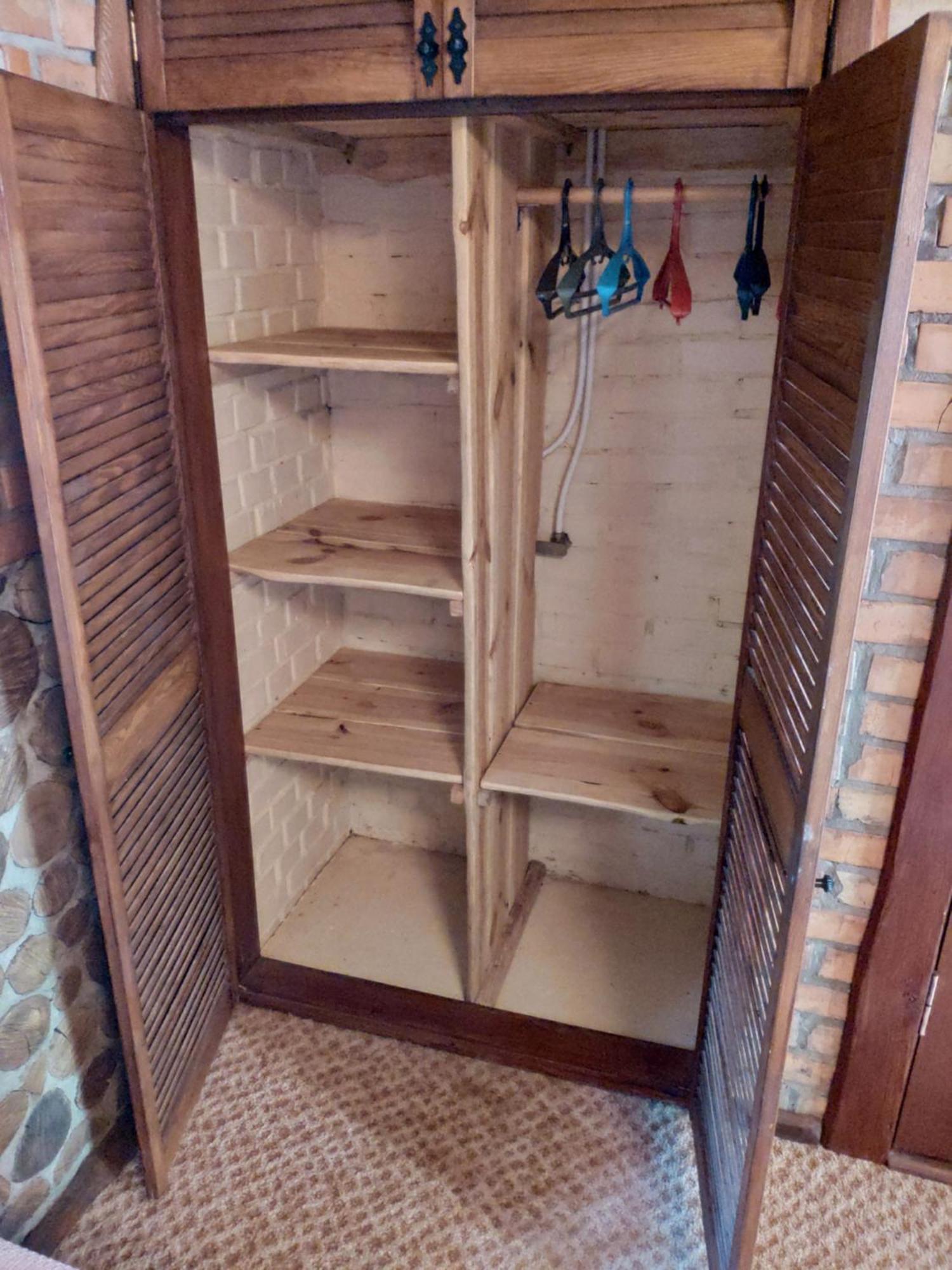 Zelenyi Rai Apartment Svityaz' Bilik gambar